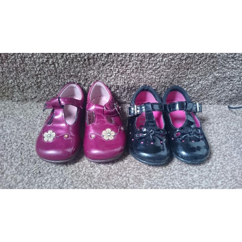 Size 4 girls clarks shoes