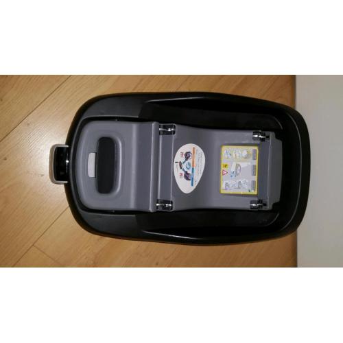 Maxi Cosi Familyfix isofix car seat Base also Maxi Cosi Pearl X 2 Pebble x2
