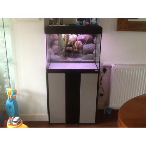 Aquarium / Fluval 90 litre Roma Fish Tank & Stand