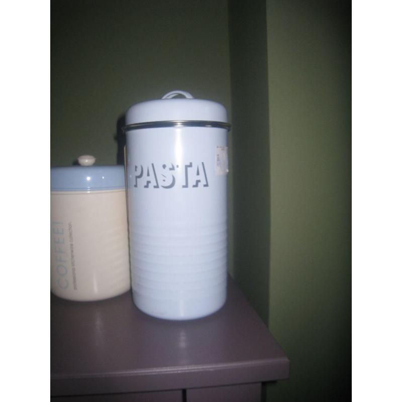 New Retro Kitchen Storage