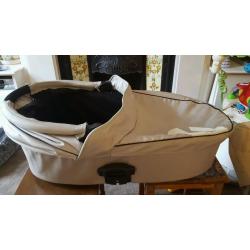 Carry cot for oyster pram