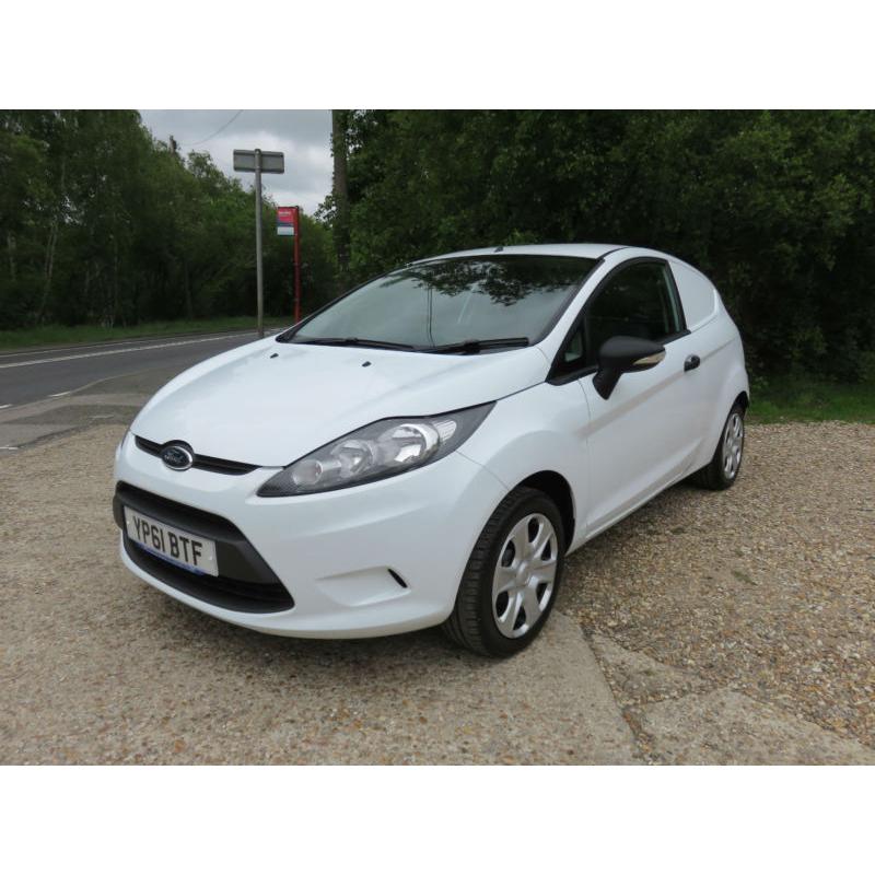 FORD FIESTA VAN 1.4 TDCI ELECTRIC PACK LIGHT USE GREAT VALUE
