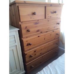 Beautiful Pine chest of drawers