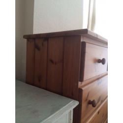 Beautiful Pine chest of drawers