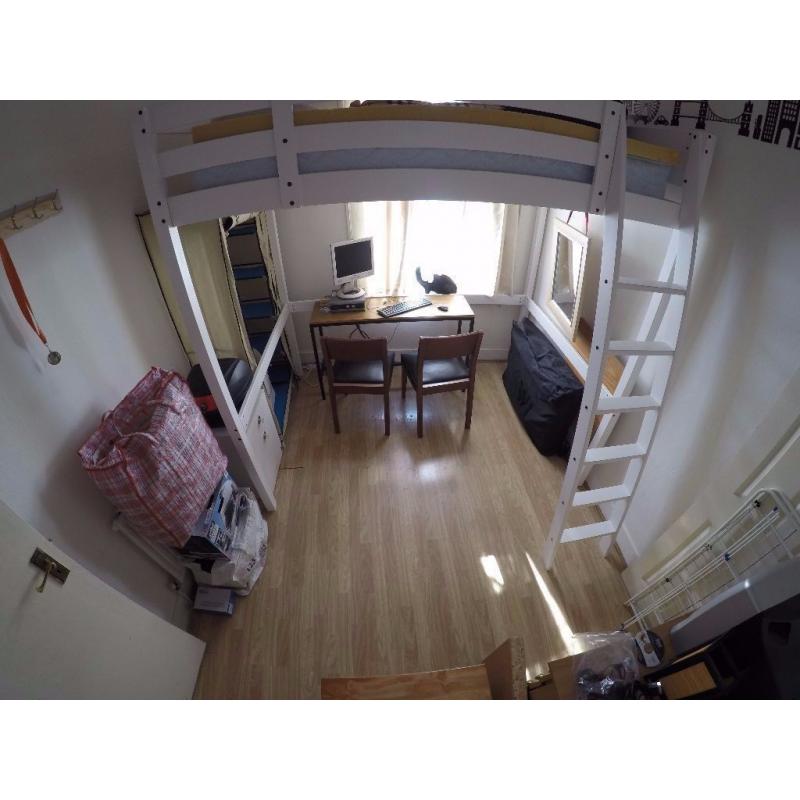 Double Room with own contained living space in Dalston