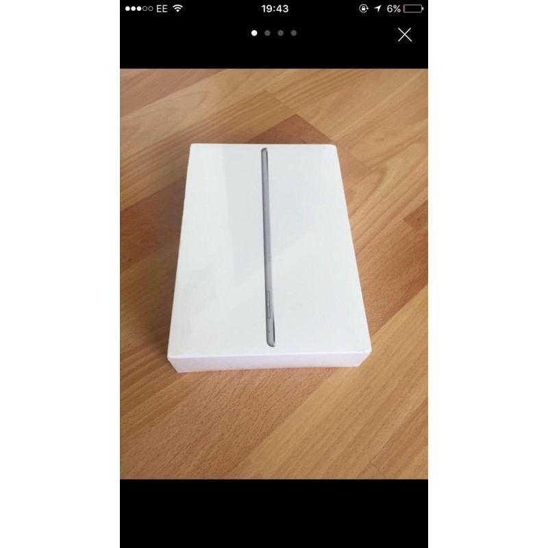 iPad 4 Mini 16GB WiFi UNOPENED NEW
