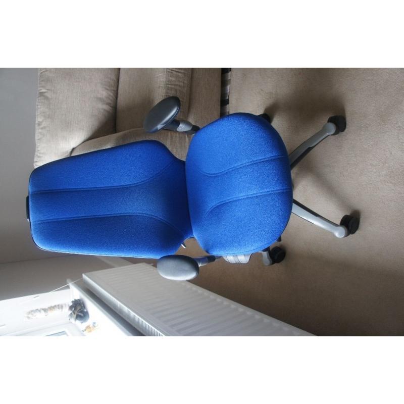 Orthopaedic office chair (blue)