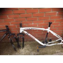 2 specialised hardrock frames
