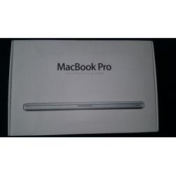 Apple MacBook Pro 17 inch Laptop (Quad-Core i7 2.4GHz, RAM 4GB, HDD, 750GB, Radeon HD6770M SD)