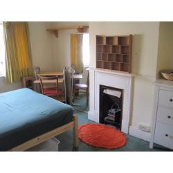 Room in St Werburghs, would suit Mon - Fri