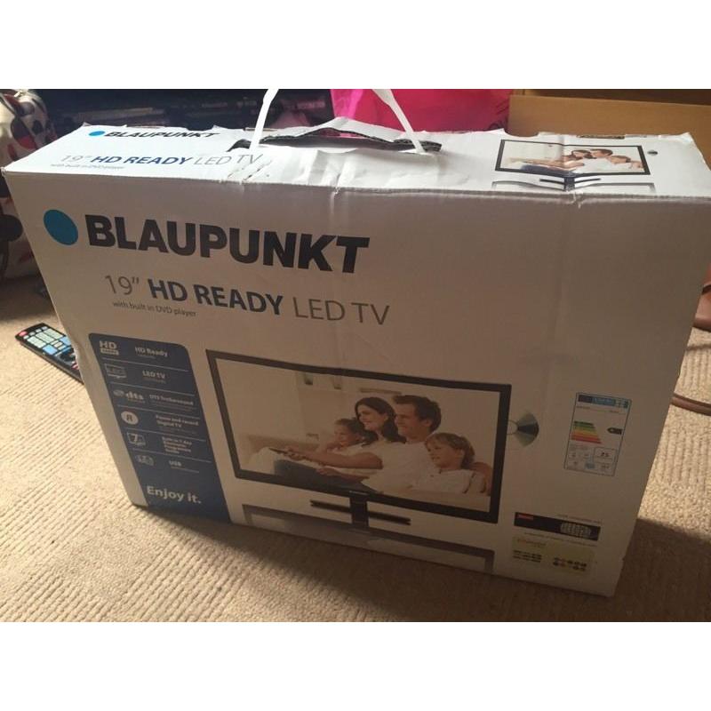 Blaupunkt 19 Inch HD Ready 720p LED TV / DVD Combi with Freeview