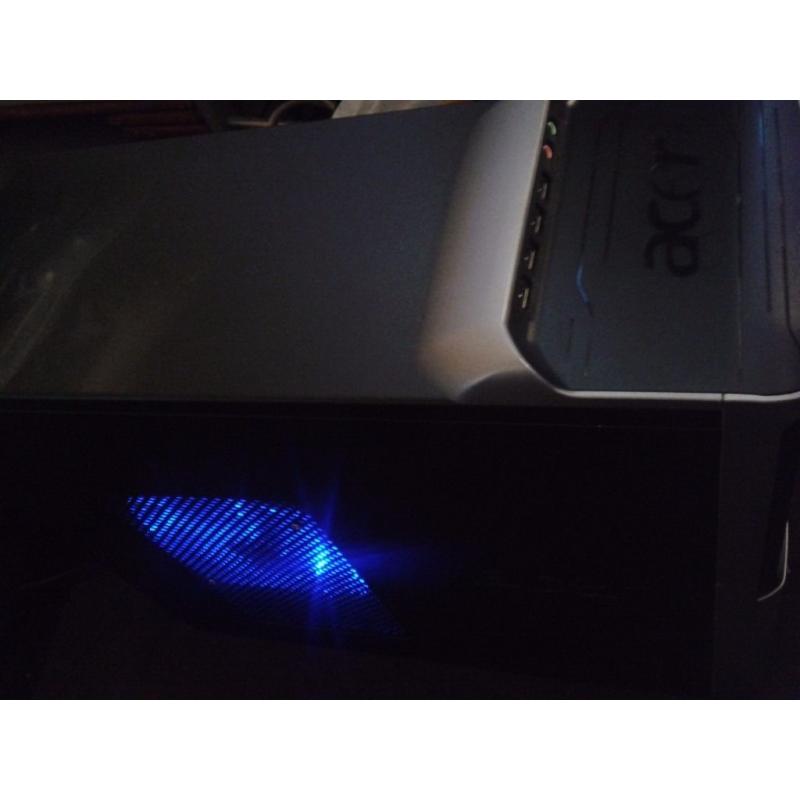 Acer M3100 Phenom X4 Quad Core Desktop PC
