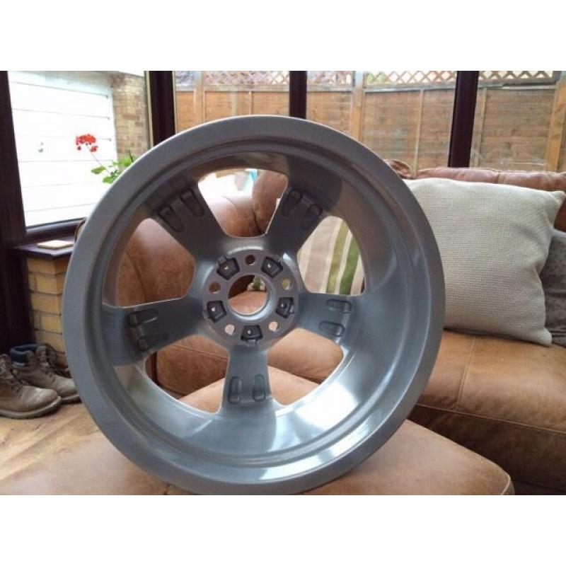 18' BMW alloy