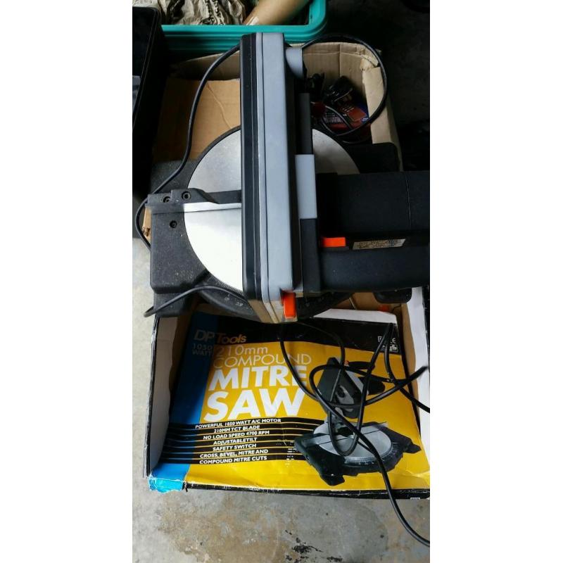 210mm compound mitre saw 1050 watt motor 4700 rpm