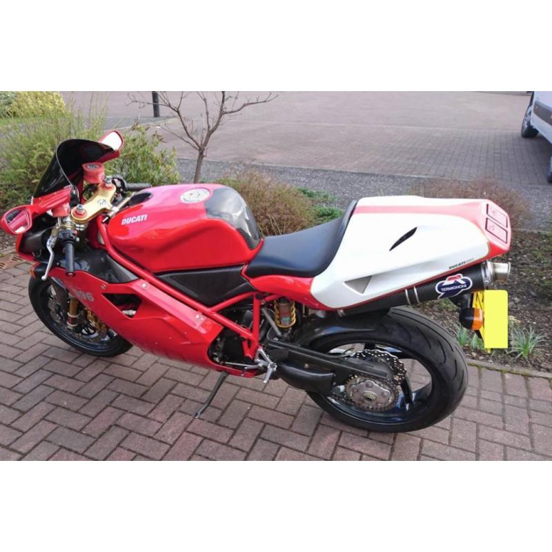 Stunning Red Ducati 996 superbike Motorcycle / Motorbike