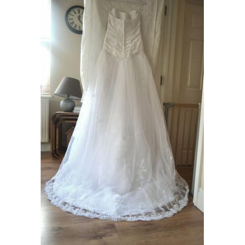 Miss Kelly wedding dress, size 10/12, lace and train