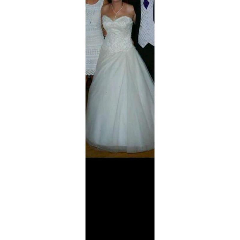 Wedding dress