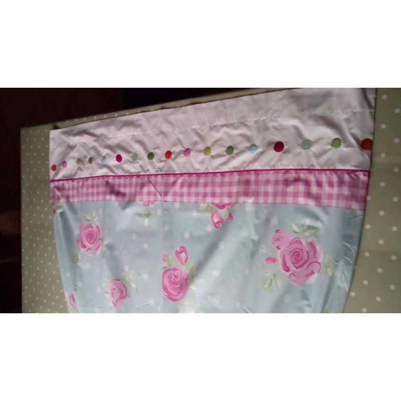 Childrens bedroom curtains