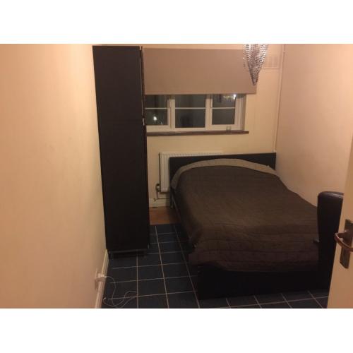 ALL INC. LOVELY DOUBLE ROOM 4 RENT IN NORTH SHEEN/RICHMOND!!