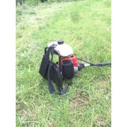 Petrol backpack strimmer