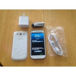 Samsung Galaxy S 3 III GT-I9300 16GB White (Unlocked) Smartphone excellent Condition