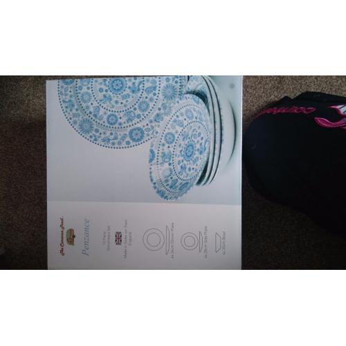 The caravan trail, Penzene 12 piece dinnerware set