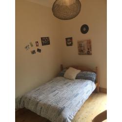 Amazing double room ****SHORT TERM**** available to let in Willesden Green Zone 2