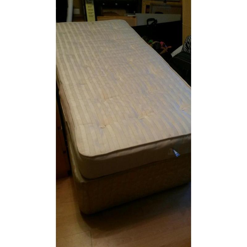 Single bed with mattress