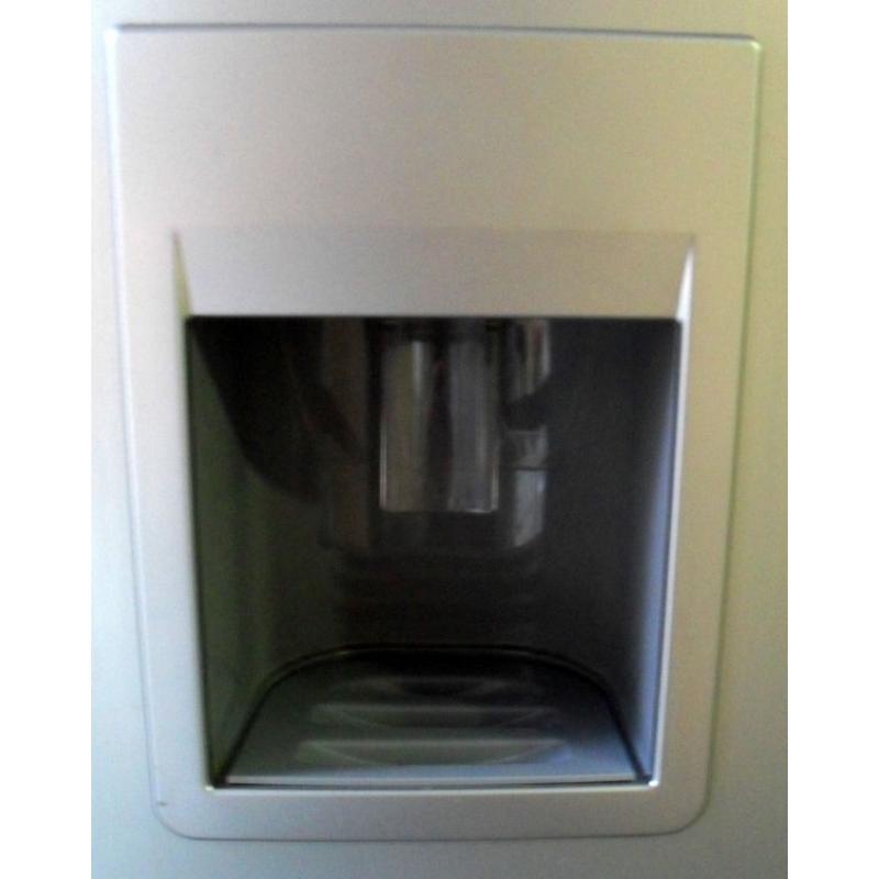 Alu-Silver, A Class SAMSUNG Frost Free F/F With Water Dispenser+Display!