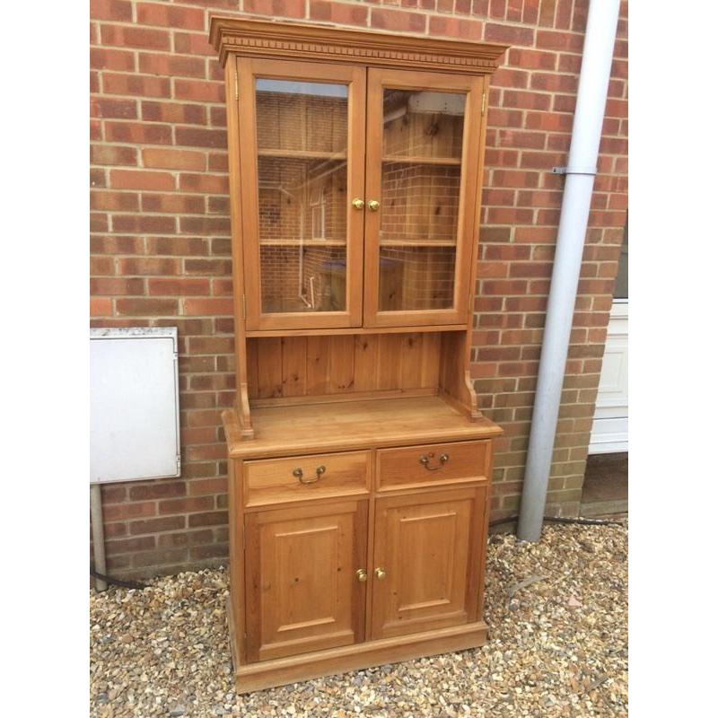 Solid chunky pine Welsh dresser. Display cabinet.