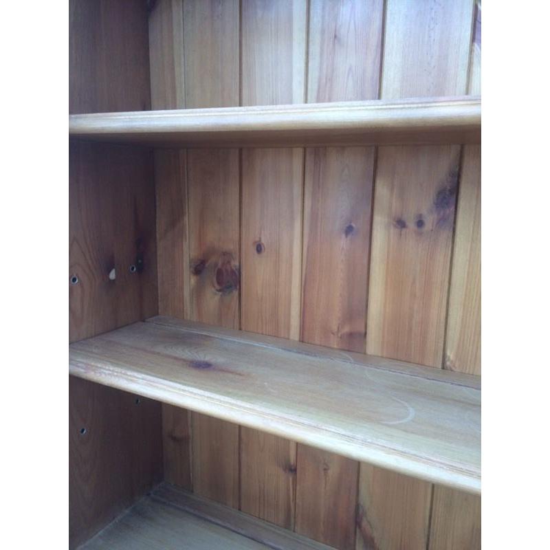 Solid chunky pine Welsh dresser. Display cabinet.
