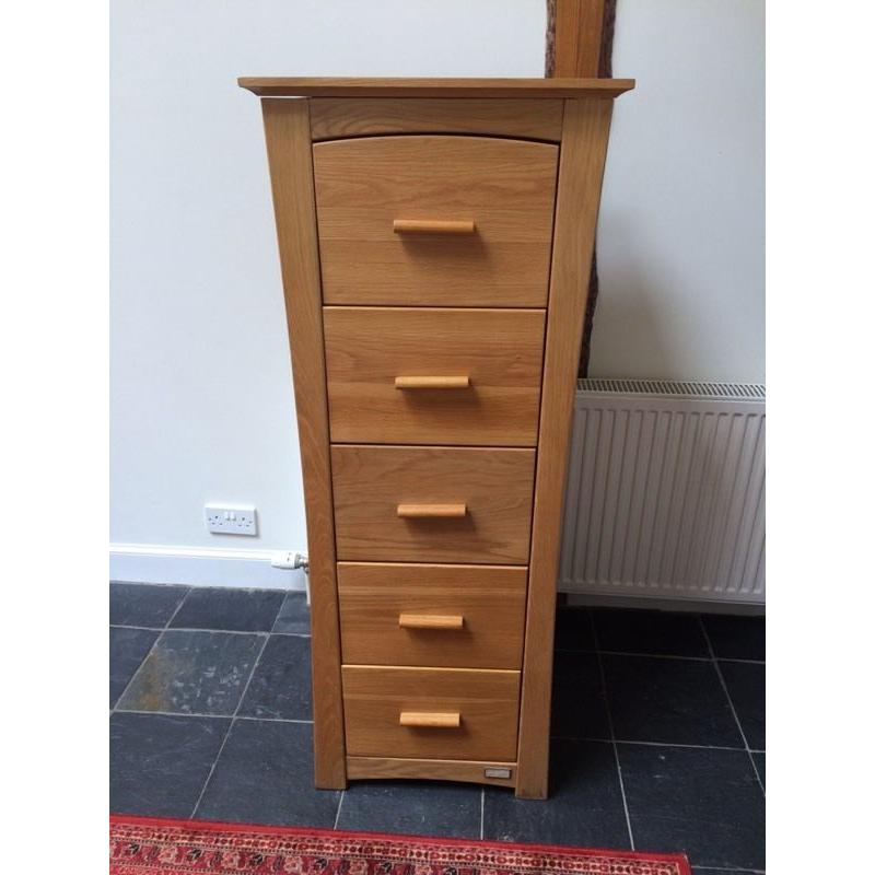 Lovely Mamas and Papas 5 drawer chest
