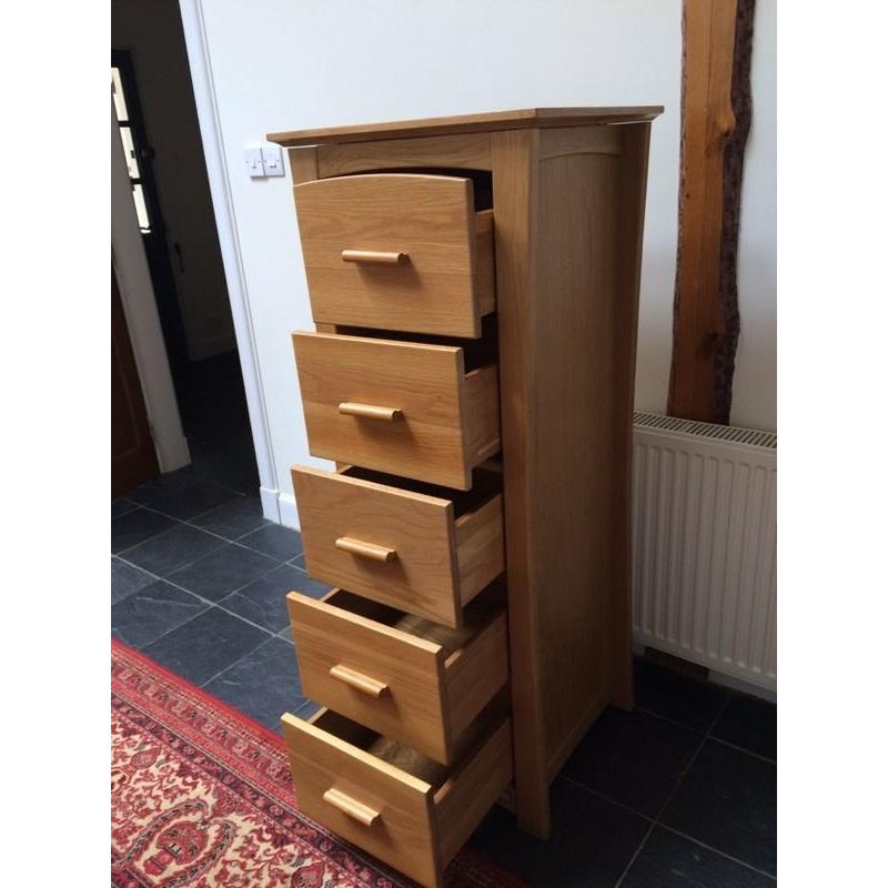 Lovely Mamas and Papas 5 drawer chest