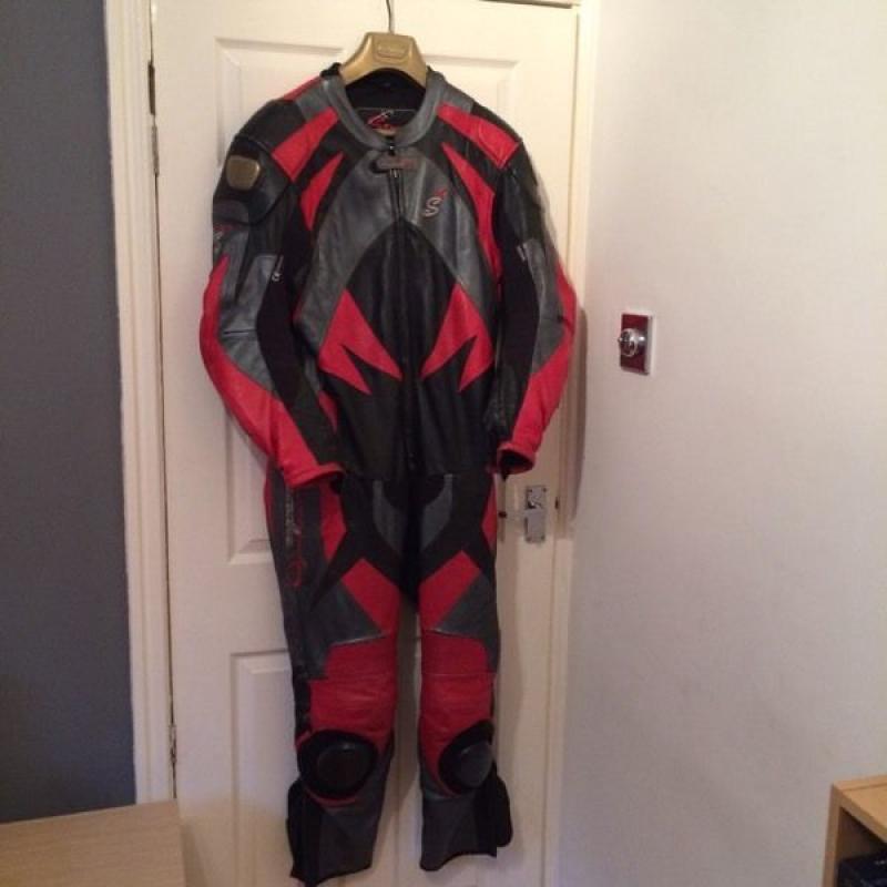 Spada 1 piece leathers