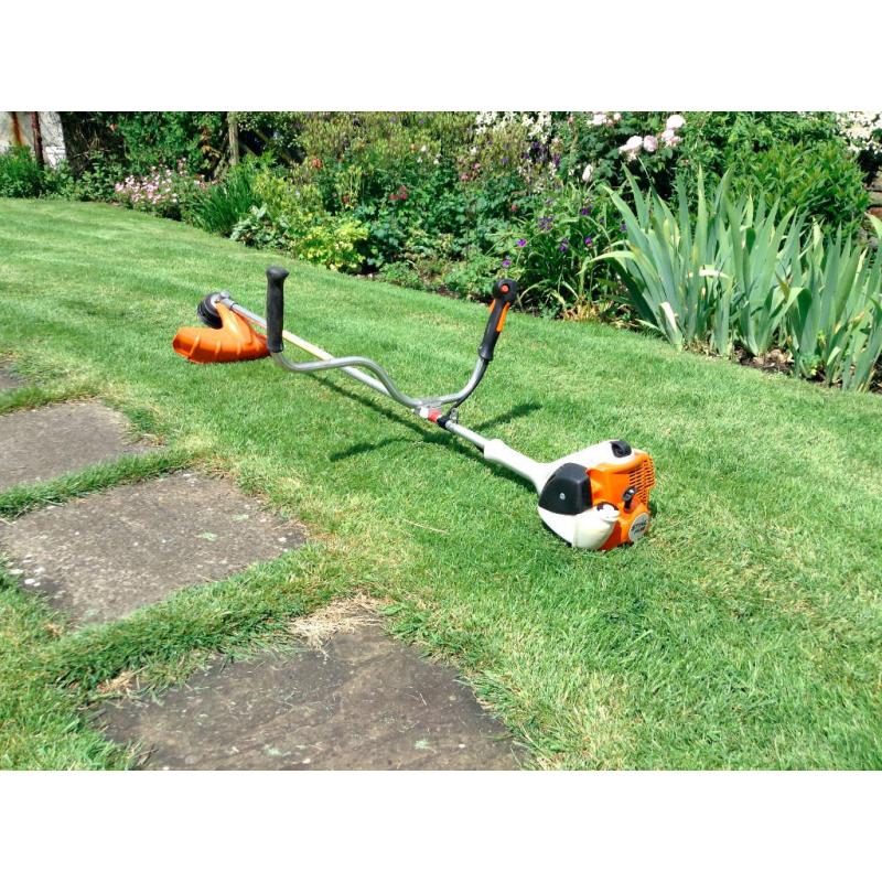 Stihl FS 56 petrol strimmer/ brushcutter in excellent condition, with supplied manual and tools.