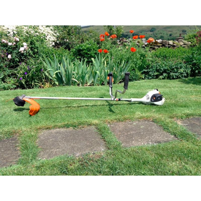Stihl FS 56 petrol strimmer/ brushcutter in excellent condition, with supplied manual and tools.