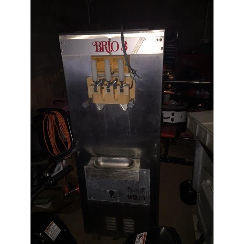 Ice cream maker