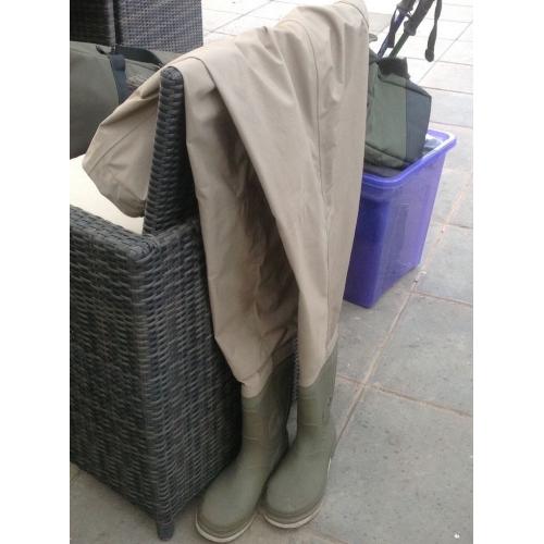 Snowbee Breathable bootfoot waist waders size 9
