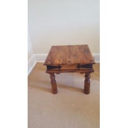 Lamp/side table - very good condition