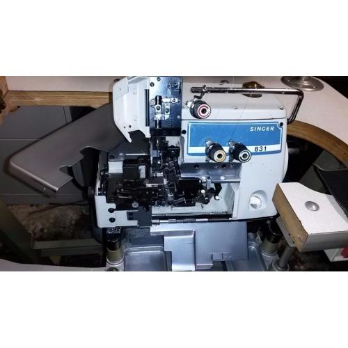 For sale**SINGER 831U, Industrial overlocker/serger, STUNNING CONDITION**