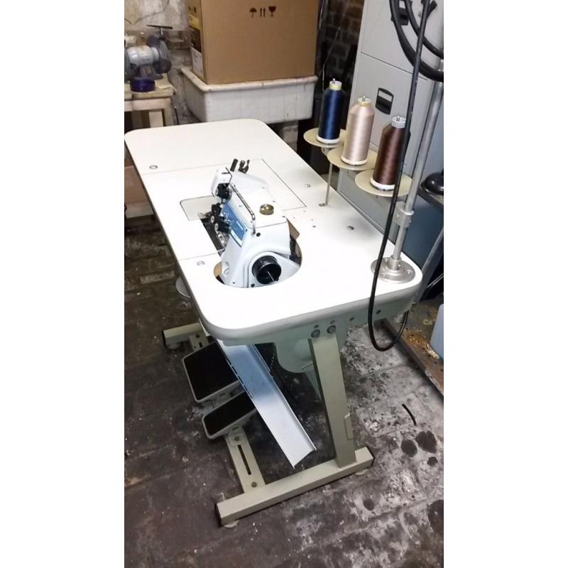 For sale**SINGER 831U, Industrial overlocker/serger, STUNNING CONDITION**