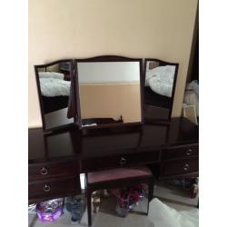 Stag minstrel dressing table and mirrors