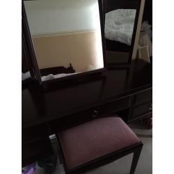 Stag minstrel dressing table and mirrors
