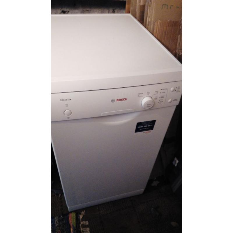 Pretty new slim white Bosch classixx dishwasher