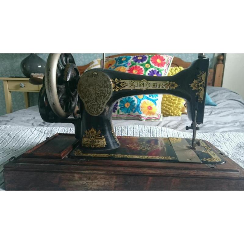 Vintage Singer sewing machine 1910-20