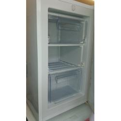 LEC FREEZER