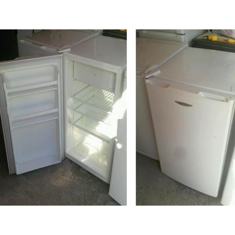 Baumatic under counter fridge with small freezer compartment Good working order DETAILS BELOW