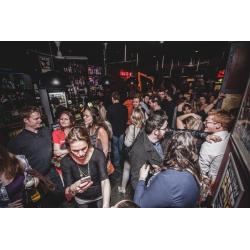 Unique Entertainment Bar is looking for Glass Collectors & Bar Backs