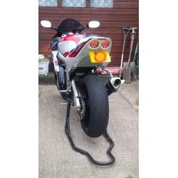 R6 clean and low millage !!