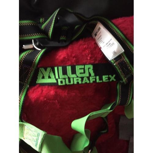 Safety harness with lanyard